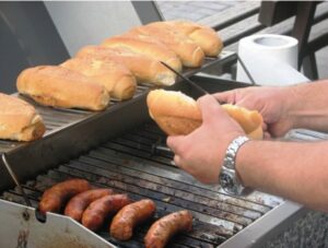 Ottomila euro di multa per l'Associazione che vende i panini 