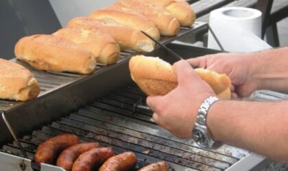 Ottomila euro di multa per l'Associazione che vende i panini "abusivamente"